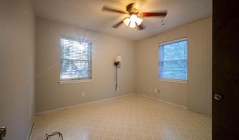 1690 Fairway Dr, Batesville, AR 72501