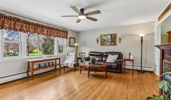 6 Country Ridge Rd, Danbury, CT 06811