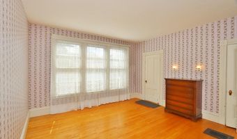 2 W Broadway, Bangor, ME 04401