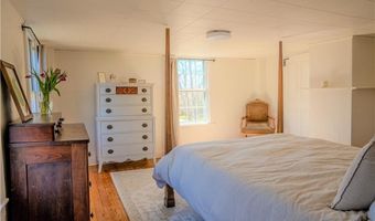 127 Willow Ave, Little Compton, RI 02837