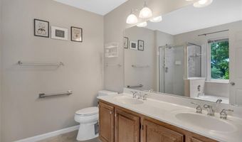 305 Arbor Glen Dr, Ballwin, MO 63021