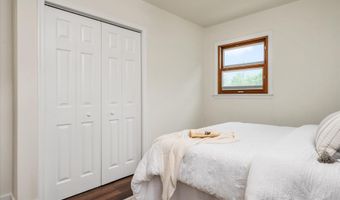 100 CARROLL Dr, Annapolis, MD 21403