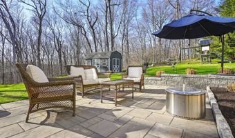 16 N Beech Tree Rd, Brookfield, CT 06804