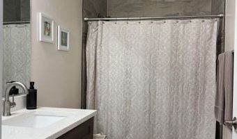 1095 E Canyon Dr, Big Water, UT 84741