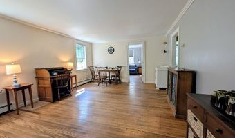 17 Autumn Trl, Coventry, CT 06238