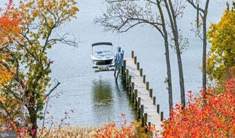 90 E LAKE Dr, Annapolis, MD 21403