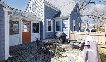 15 Kenton Ave, East Providence, RI 02916