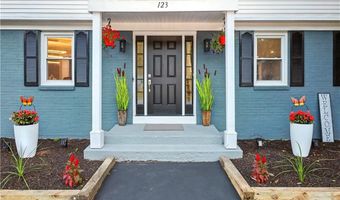 123 Stone Gate Dr, North Kingstown, RI 02852