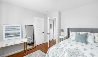23 Vernon Ave 1, Newport, RI 02840