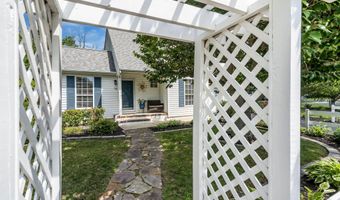 16 Shelli Ter, Barnegat, NJ 08005