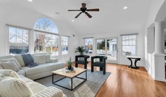 113 Arneytown Hornerstown Rd, Allentown, NJ 08501