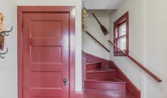 1055 Washington St, Bath, ME 04530