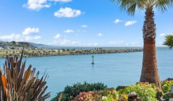 108 SEA CLIFF Ter, Brookings, OR 97415