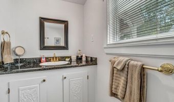 27 Highview Ter, Belfast, ME 04915
