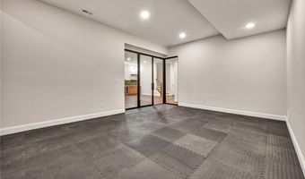 690 Club Dr W, Aurora, OH 44202