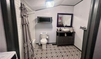 1421 Hendrix St, Altus, AR 72821