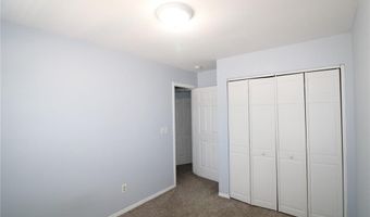 912 Oakwood Farms Ln, Ballwin, MO 63021