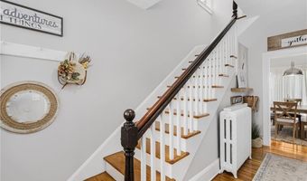 5 Conrad Ct, Newport, RI 02840