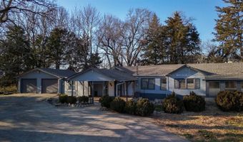 113 S Country Club Rd, Arkansas City, KS 67005
