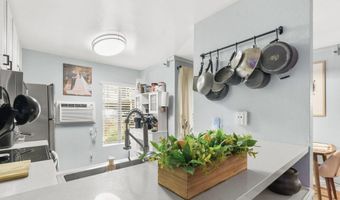 7504 Parkway Dr 100, La Mesa, CA 91942