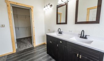 36 Rocky Rd, Douglas, WY 82637