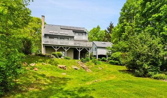 30 Woodcrest Ter, Amawalk, NY 10501