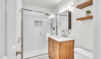 303 SE Henry St, Bentonville, AR 72712