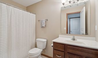 1740 Silver Maple Trl, North Liberty, IA 52317