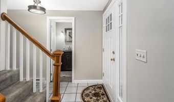 5 Hickory Hill Dr, Londonderry, NH 03053