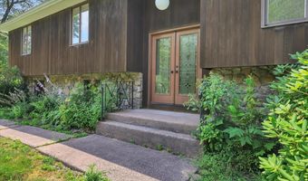 16 Rosewood Ln, Bolton, CT 06043