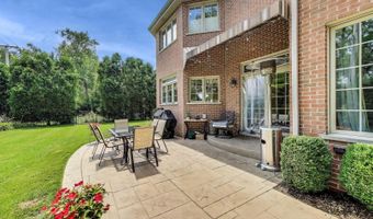 913 S DRYDEN Pl, Arlington Heights, IL 60005