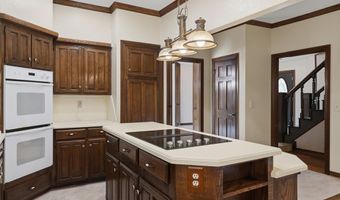 8204 Brownsville Ln, Bethany, OK 73008