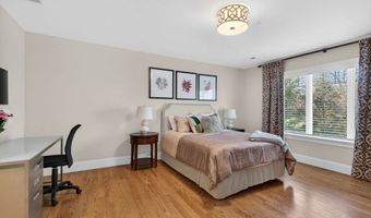25 Crenshaw Ln 15-2, Andover, MA 01810