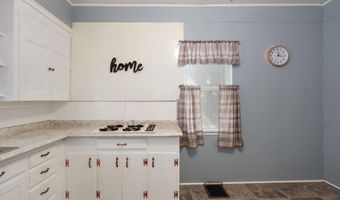 601 S Madison Ave, Aurora, MO 65605