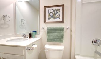 4 Virginia Commons Dr, Arden, NC 28704