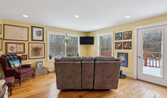 30 Pine Tree Ln, Augusta, ME 04330