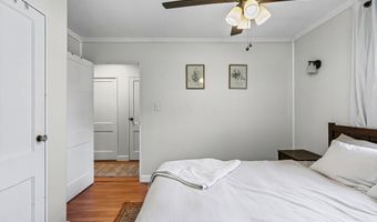 24 Westlyn Ct, Albany, NY 12203