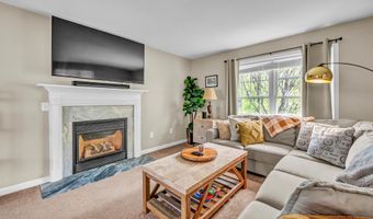 45 Pocono Ln 10, Danbury, CT 06810
