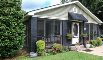 200 MOUNTAIN VIEW Rd, Anniston, AL 36201