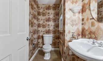 60 Wedgewood Rd, Auburn, ME 04210