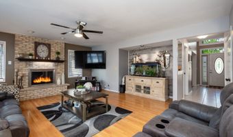 541 N 4th Ave, Addison, IL 60101