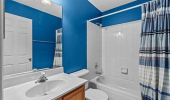 266 Grandview Ct, Algonquin, IL 60102