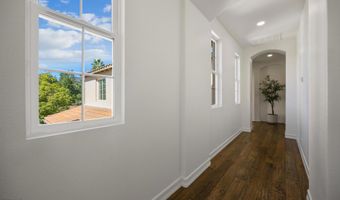 827 W Heritage Oak Ct, Altadena, CA 91001