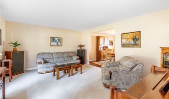 53 Brookpark Dr, Amherst, NY 14228