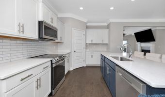 444 Summit Lakes Dr, Athens, AL 35613