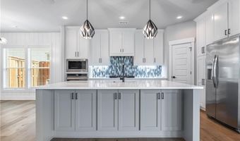 3601 SW Aurora Ln, Bentonville, AR 72713
