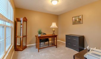390 Blair Cir, Aurora, OH 44202