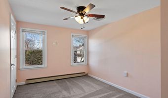 6 1st St, Aberdeen, NJ 07747