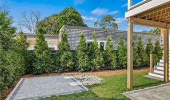 21 Bradford St 2, Bristol, RI 02809