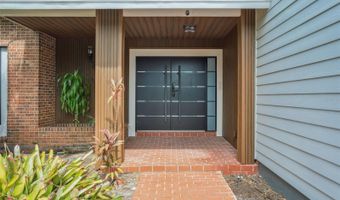 769 KINGSTON Ct, Apollo Beach, FL 33572